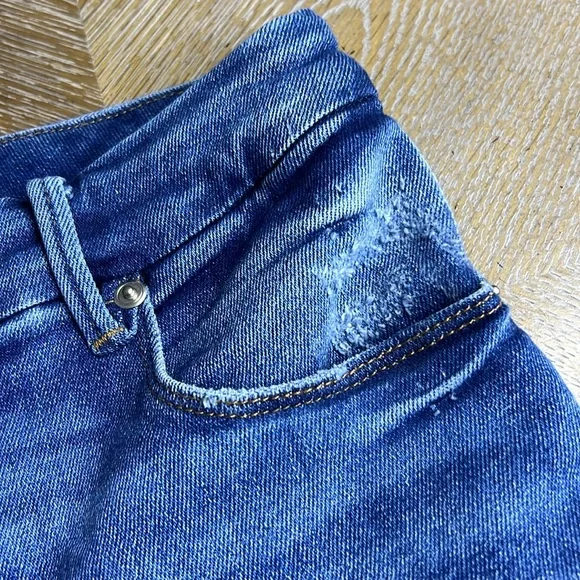 GOOD AMERICAN Good Legs Raw Hem Skinny Jeans 6/28 - Picture 7 of 11